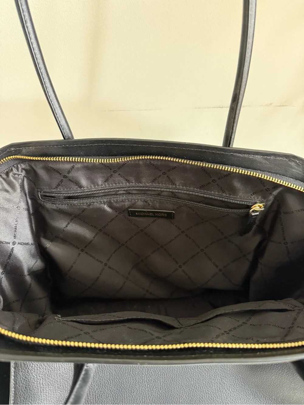 Michael Kors Avril Extra-Large Black Leather and Suede Tote Bag with Gold Logo - Picture 6 of 7